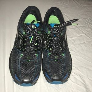 Brooks sneakers